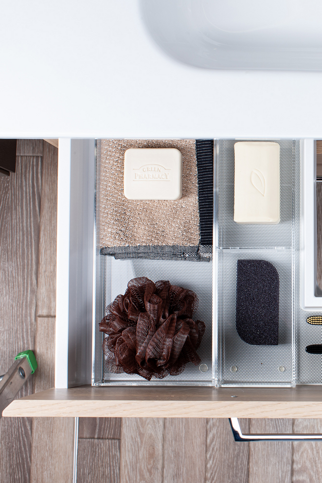 Akryliset tillanjakajat ylälaatikkoon