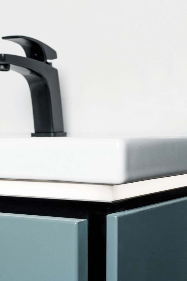 Valaistus tasoaltaan/työtason alle