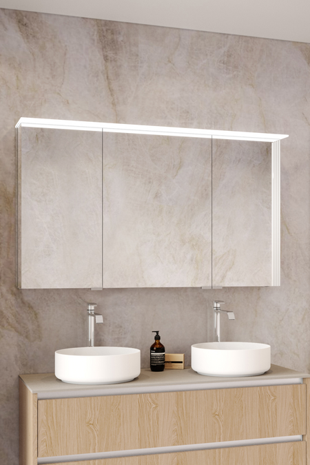 Kolmeiovinen peilikaappi valolipalla Modena Q12